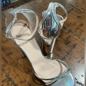 Women’s Size 10 Qupid Silver Block Heels Shoes